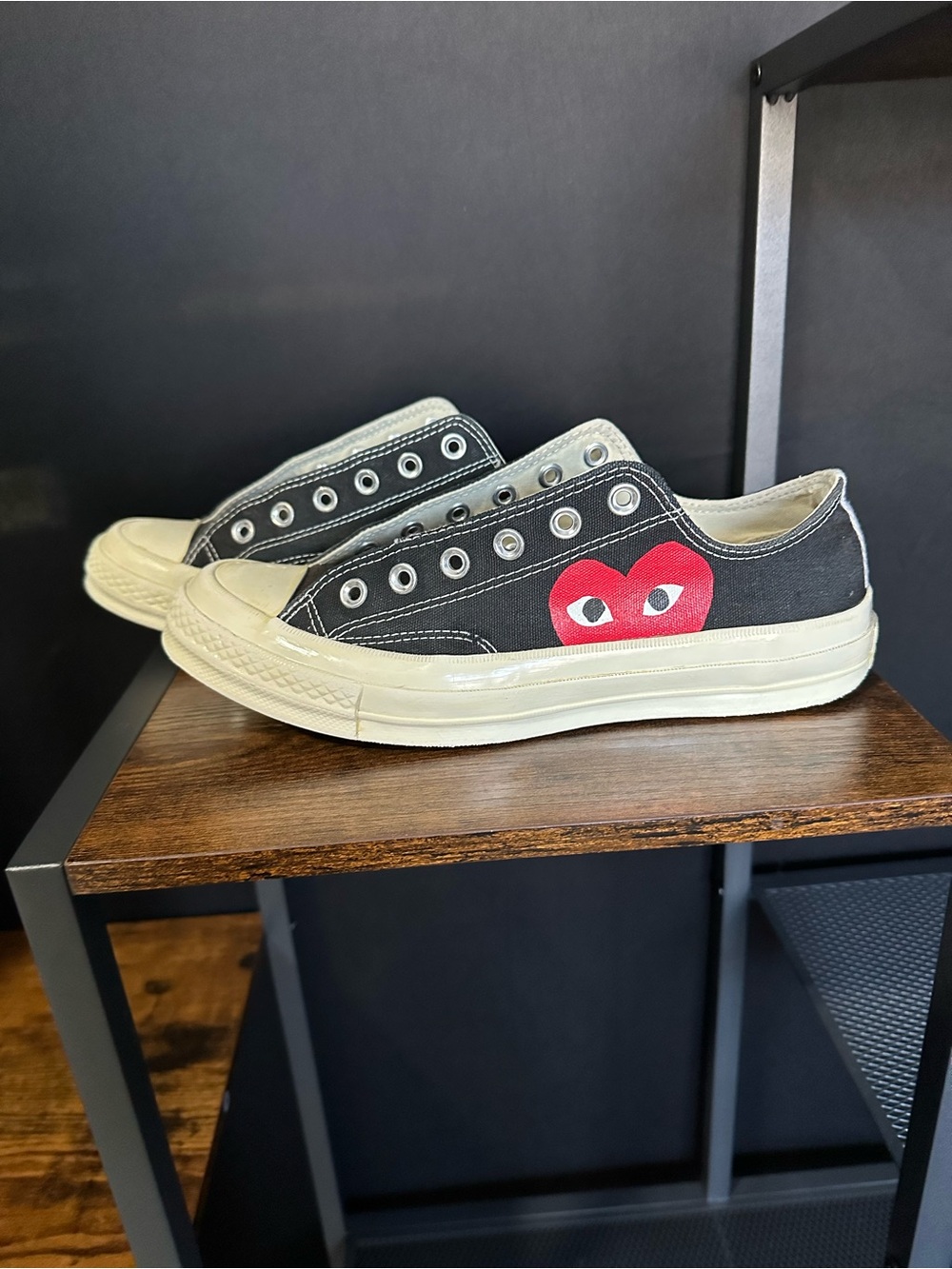 Converse Mens size 7